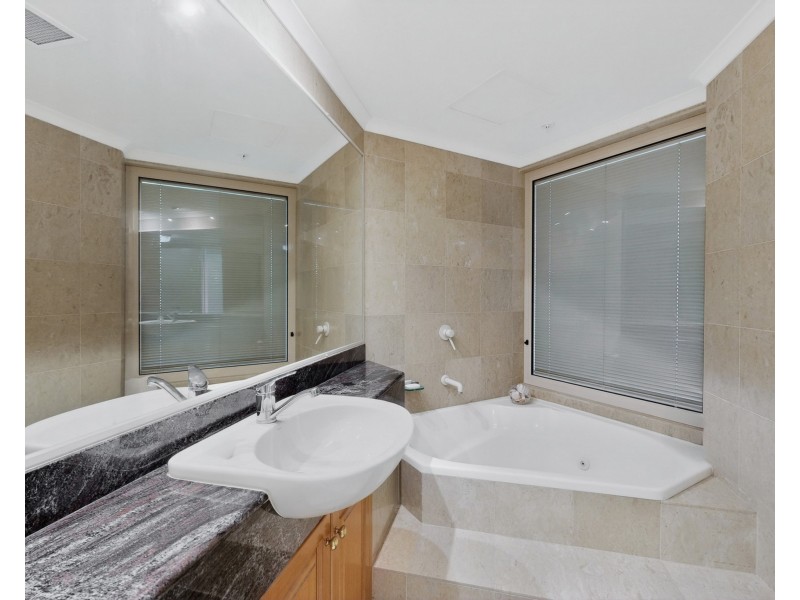 19/8 Goodwin Street, Kangaroo Point QLD 4169