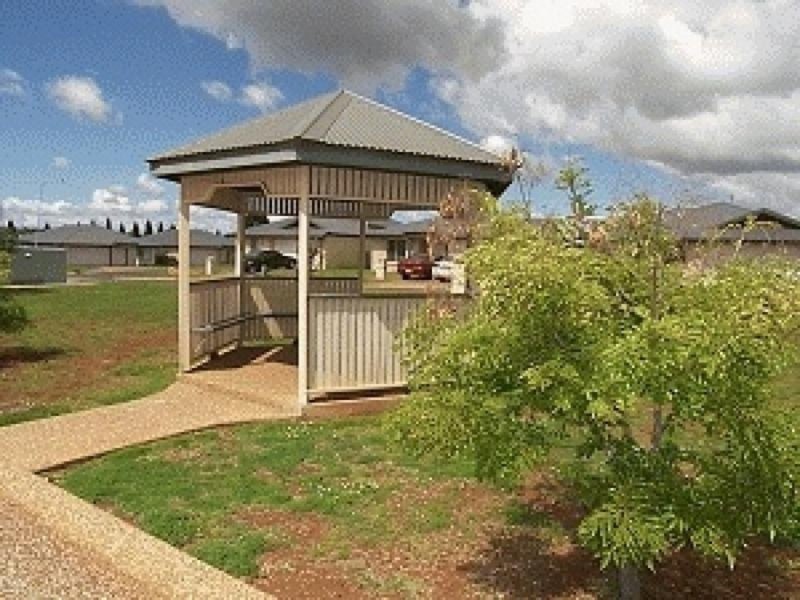 11/5 Uniplaza Crt, Kearneys Spring QLD 4350