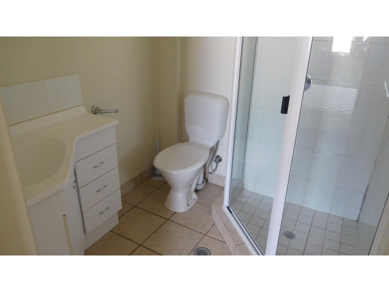 4/9 Uniplaza Court, Kearneys Spring QLD 4350