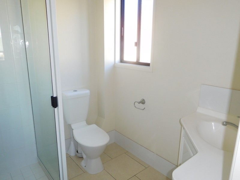 5/1-3 Uniplaza Court, Kearneys Spring QLD 4350