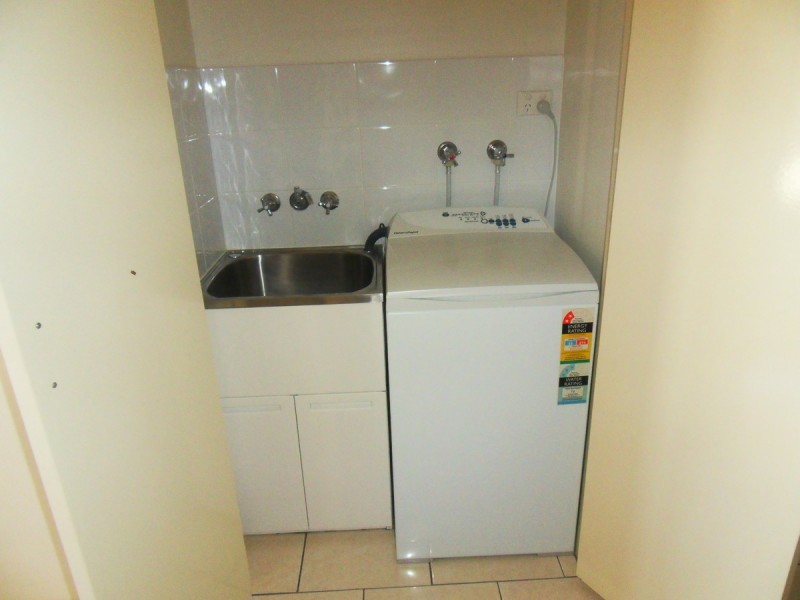 1/1-3 Uniplaza Court, Kearneys Spring QLD 4350