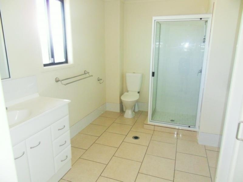 21/1-3 Uniplaza Court, Kearneys Spring QLD 4350