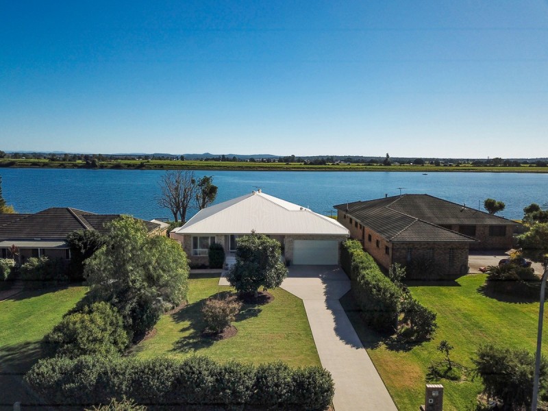 25 Lynhaven Crescent, Ulmarra NSW 2462