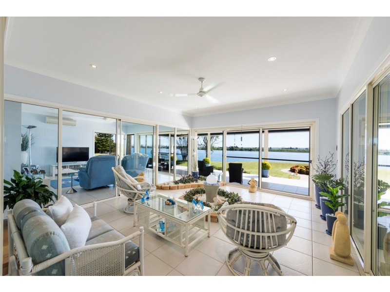 25 Lynhaven Crescent, Ulmarra NSW 2462