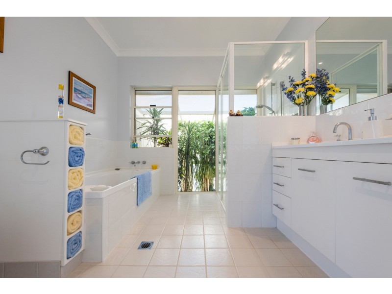 25 Lynhaven Crescent, Ulmarra NSW 2462