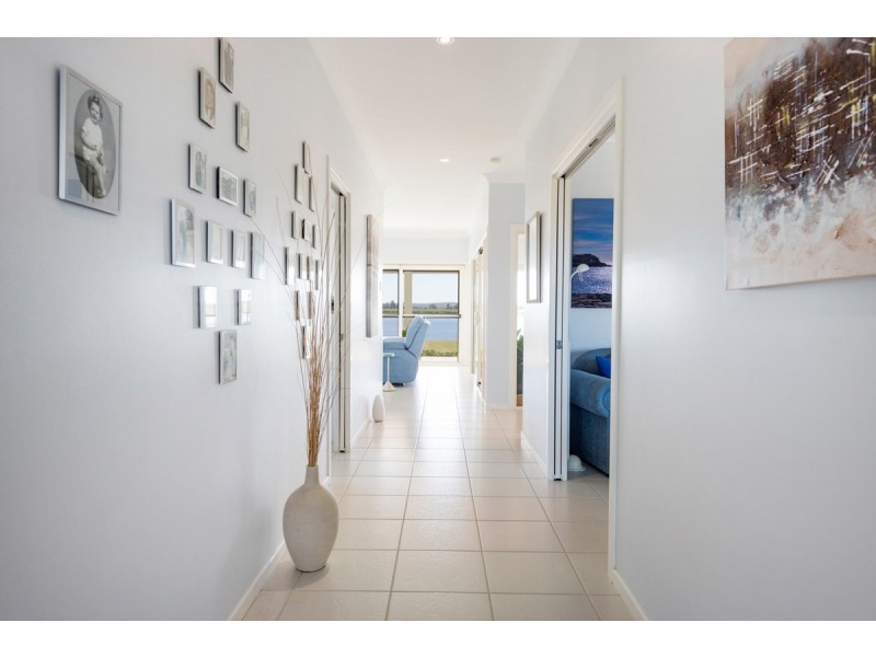 25 Lynhaven Crescent, Ulmarra NSW 2462