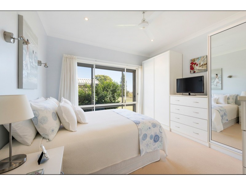 25 Lynhaven Crescent, Ulmarra NSW 2462