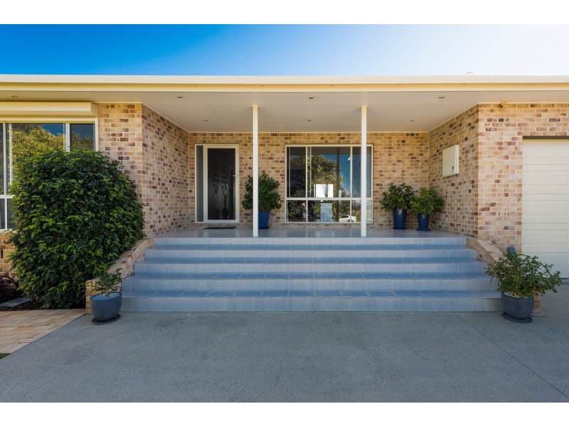 25 Lynhaven Crescent, Ulmarra NSW 2462