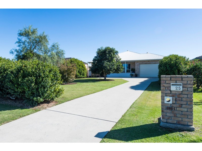 25 Lynhaven Crescent, Ulmarra NSW 2462