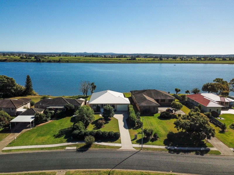 25 Lynhaven Crescent, Ulmarra NSW 2462