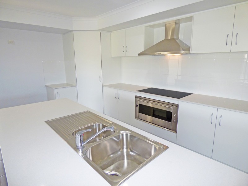 2/10 Martin Crescent, Junction Hill NSW 2460