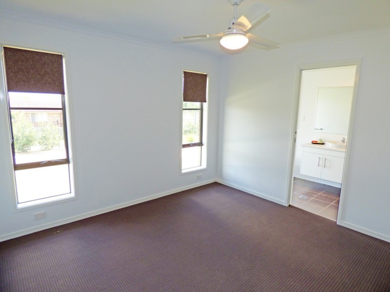 2/10 Martin Crescent, Junction Hill NSW 2460