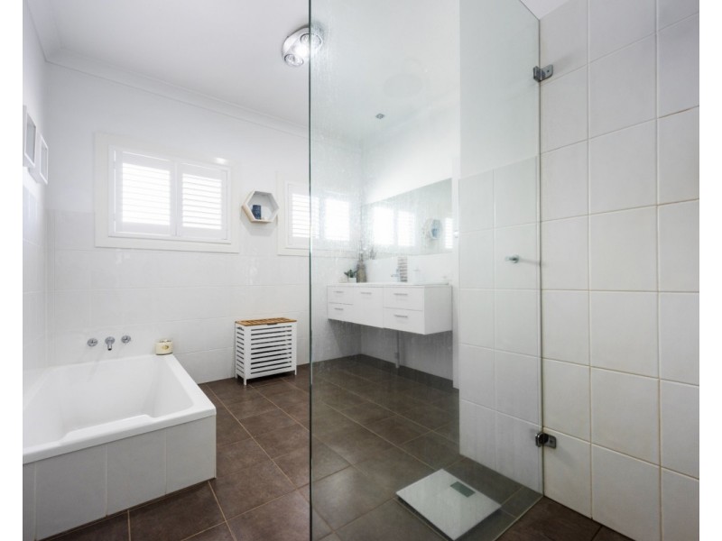 12 Robinson Avenue, Grafton NSW 2460