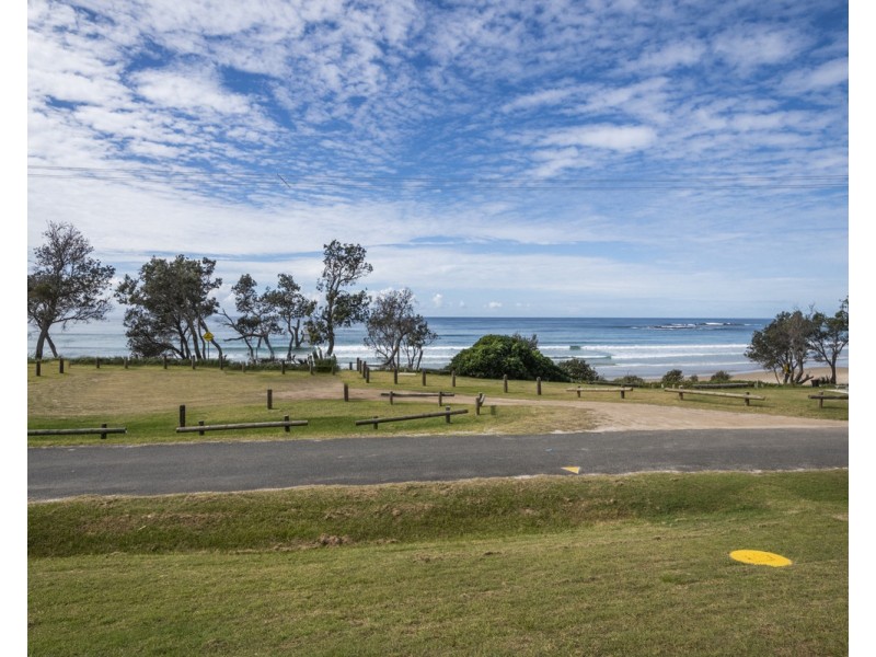 25 Sandon Road, Minnie Water NSW 2462