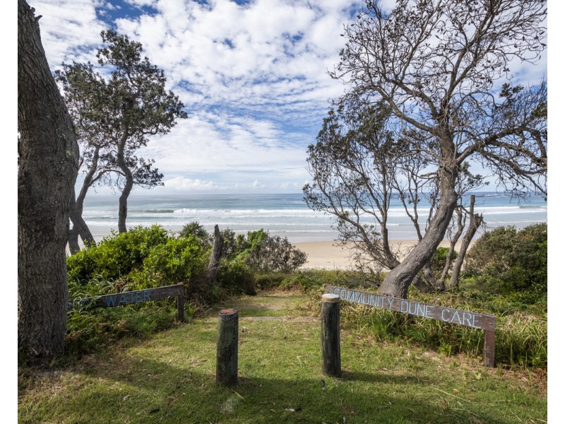 25 Sandon Road, Minnie Water NSW 2462