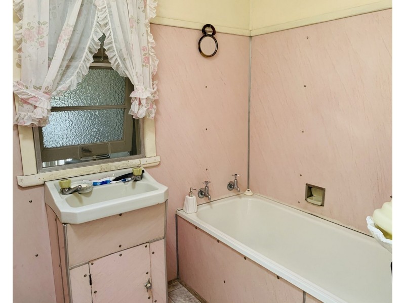 6 Armidale Road, Coutts Crossing NSW 2460