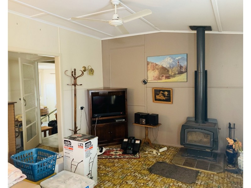 6 Armidale Road, Coutts Crossing NSW 2460