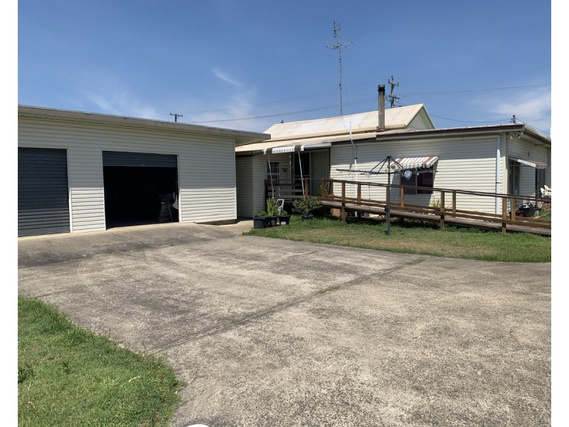 6 Armidale Road, Coutts Crossing NSW 2460