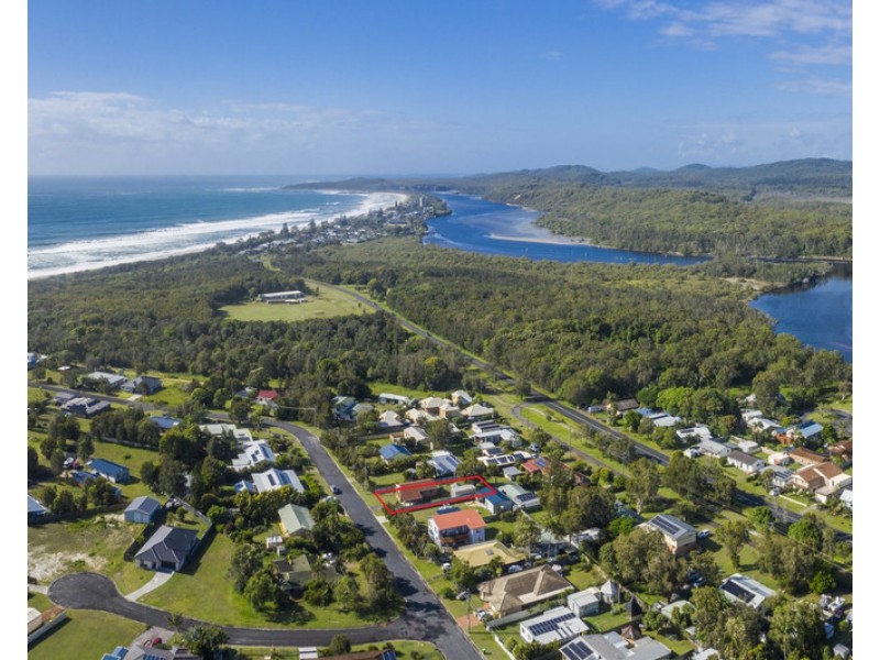 18 Kendall Avenue, Wooli NSW 2462