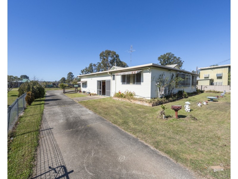6 Armidale Road, Coutts Crossing NSW 2460