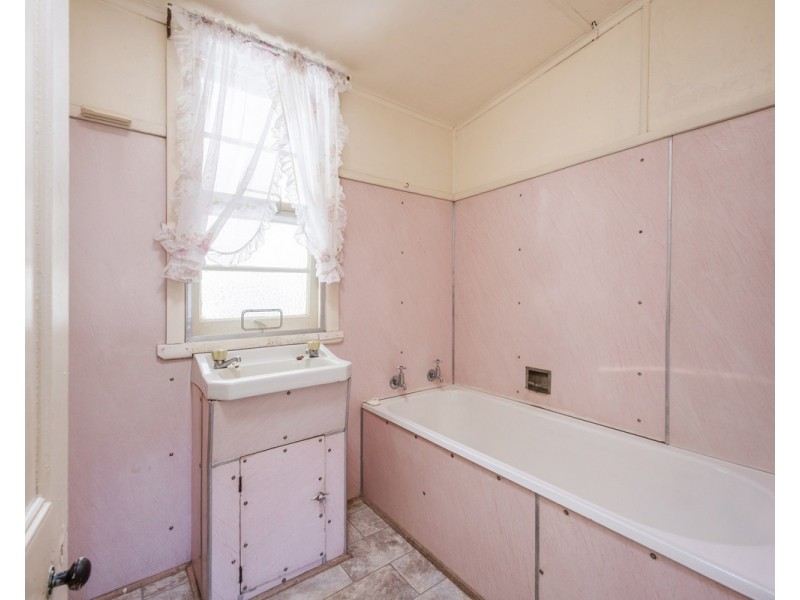 6 Armidale Road, Coutts Crossing NSW 2460