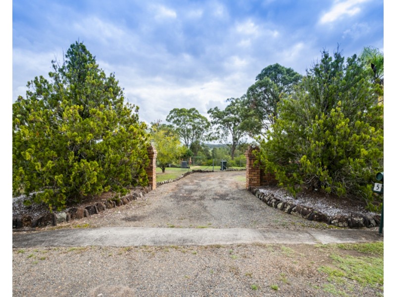 5 Bream Place, Seelands NSW 2460