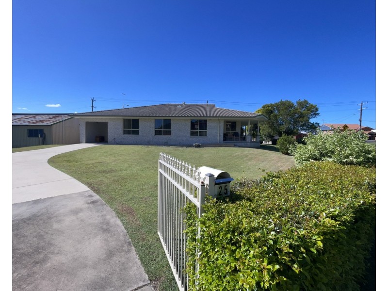 25 Riverside Drive, South Grafton NSW 2460