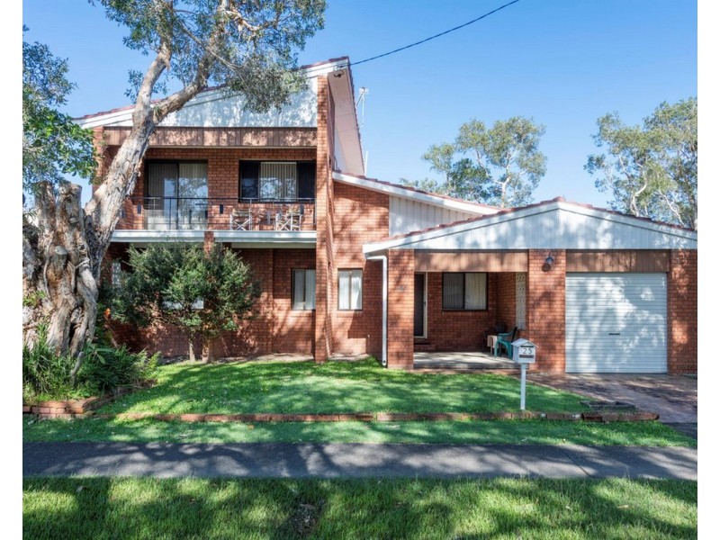 25 Wharf Street, Woolgoolga NSW 2456