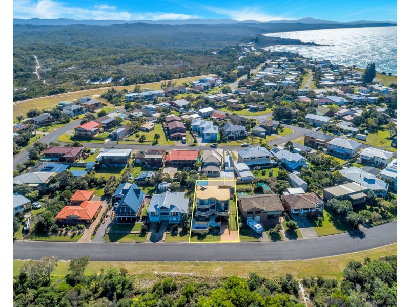 7 Grevillia Parade, Minnie Water NSW 2462