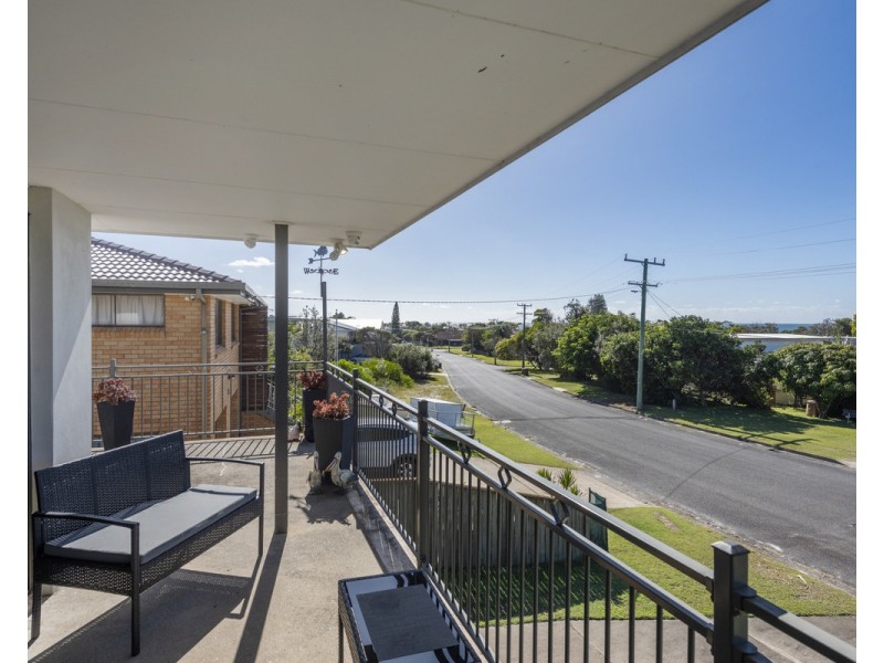 17 Hiawatha Street, Minnie Water NSW 2462