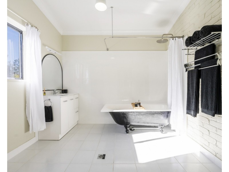 406 Clarence Way, Mountain View NSW 2460