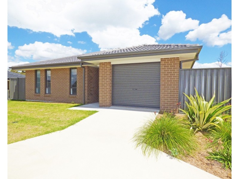 2/10 Martin Crescent, Junction Hill NSW 2460