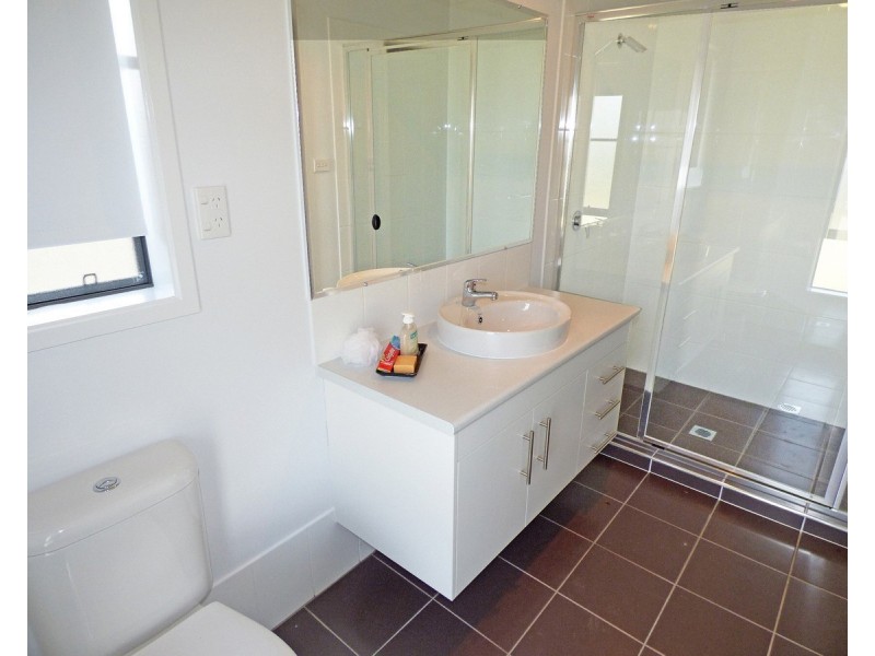 2/10 Martin Crescent, Junction Hill NSW 2460