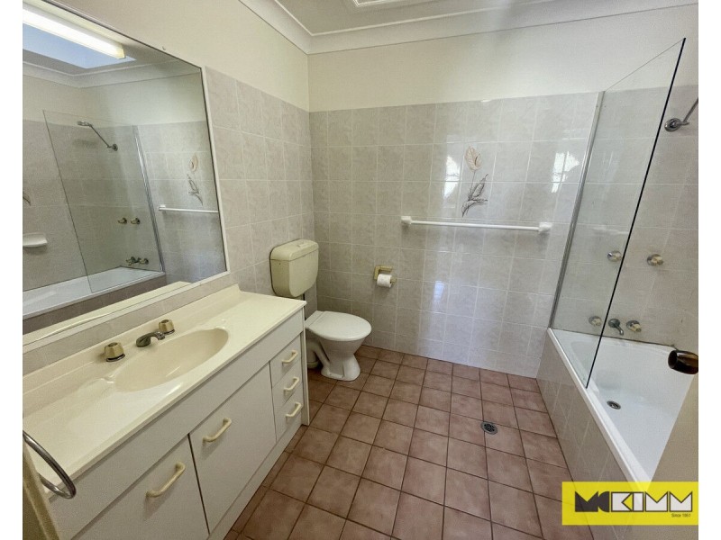 2/3 Schaeffer Close, Grafton NSW 2460