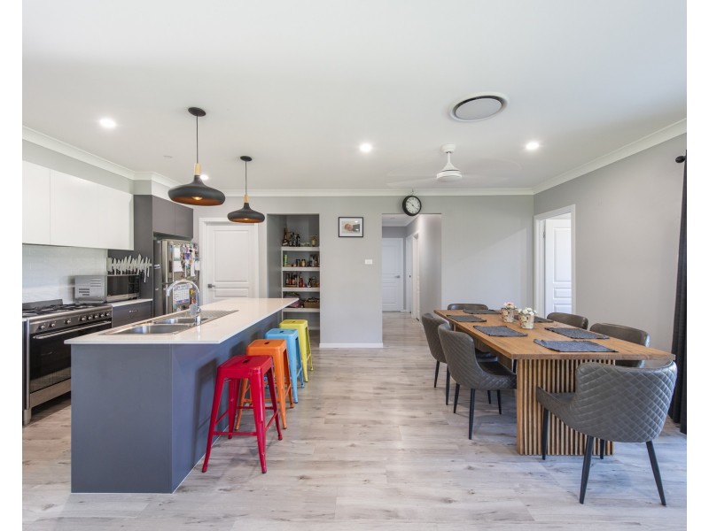 6 Harley Close, Mountain View NSW 2460