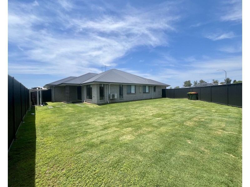 2 Hadfield Close, Koolkhan NSW 2460