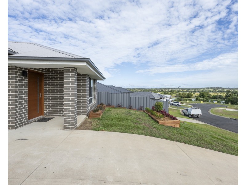 9 Dobell Court, Junction Hill NSW 2460
