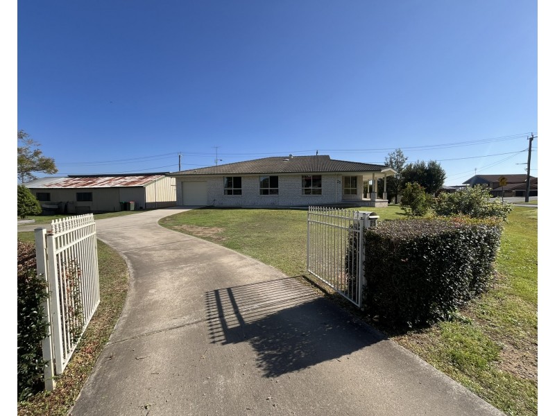 25 Riverside Drive, South Grafton NSW 2460