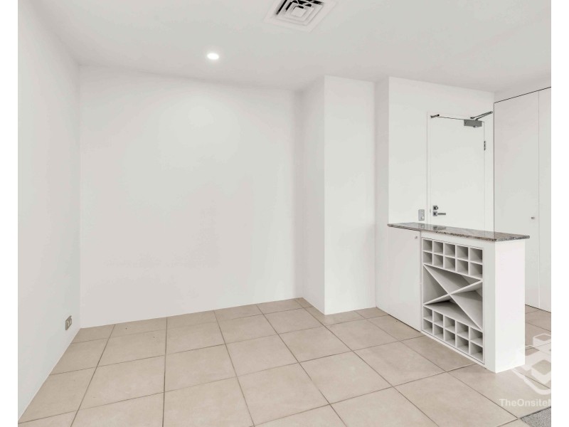 ID:21152680/40 Riverview Parade, Surfers Paradise QLD 4217