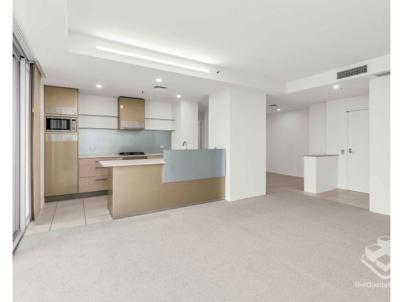 ID:21152680/40 Riverview Parade, Surfers Paradise QLD 4217