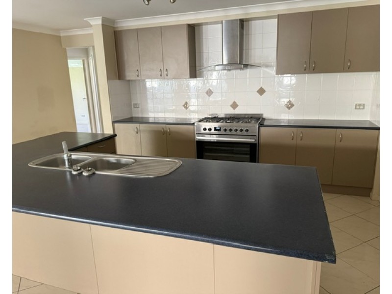 58 Barcoo Crescent, Sinnamon Park QLD 4073
