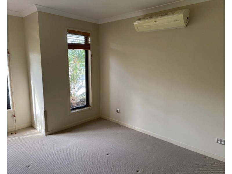58 Barcoo Crescent, Sinnamon Park QLD 4073