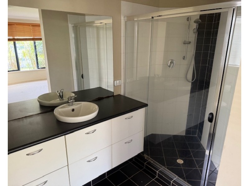 58 Barcoo Crescent, Sinnamon Park QLD 4073