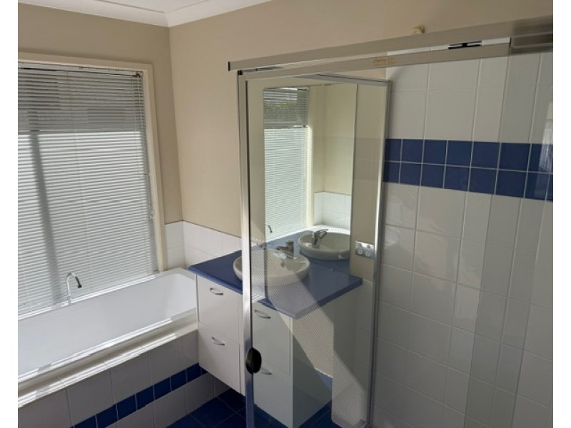 58 Barcoo Crescent, Sinnamon Park QLD 4073