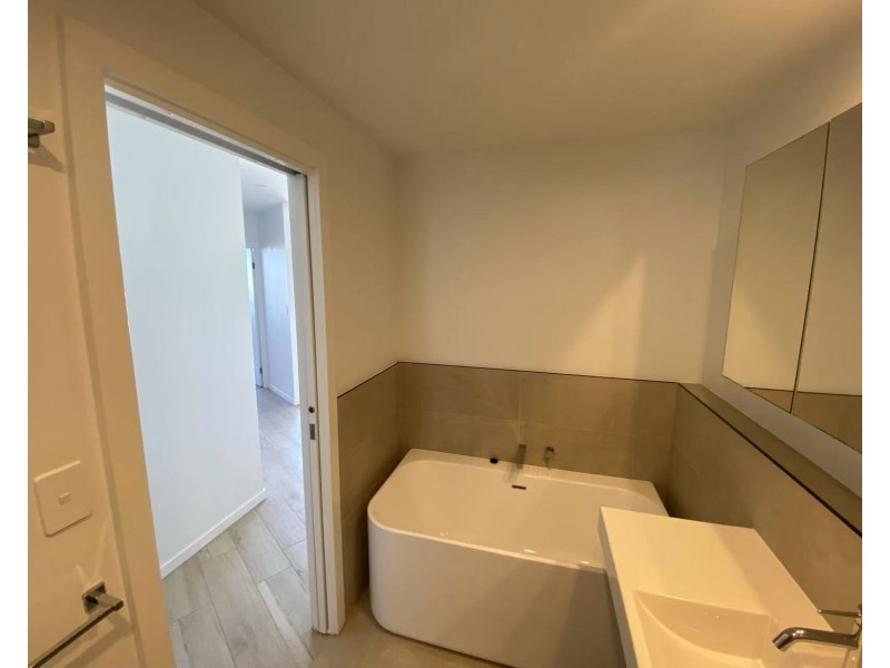ID:21159057/266 Stanhill Drive, Surfers Paradise QLD 4217
