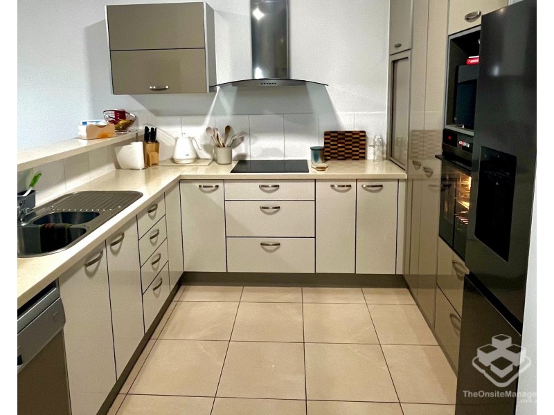 ID:21159896/42 Warburton Street, North Ward QLD 4810