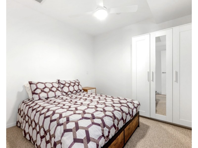 ID:21161387/220 Old Cleveland Road, Coorparoo QLD 4151