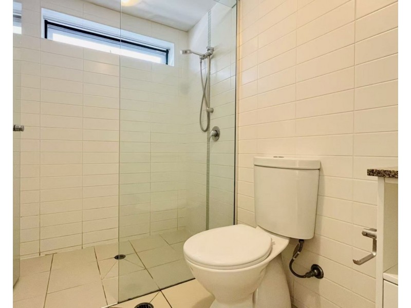 95 Clarence Road, Indooroopilly QLD 4068