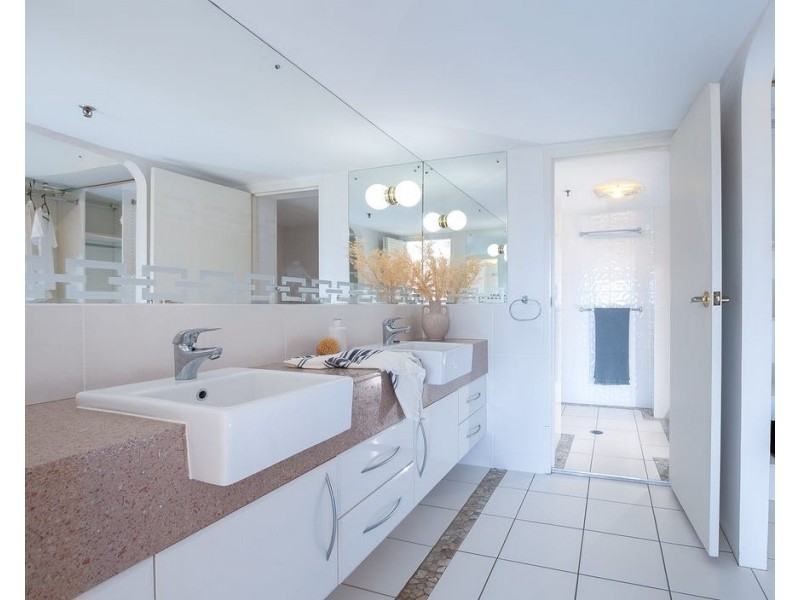 5/17 Bayview Street, Runaway Bay QLD 4216