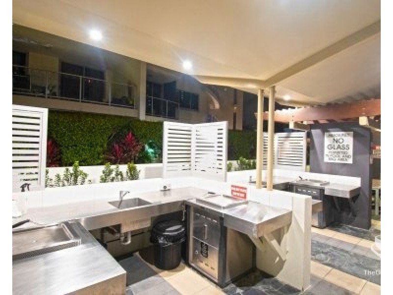 ID:21169735/21-31 Cypress Avenue, Surfers Paradise QLD 4217